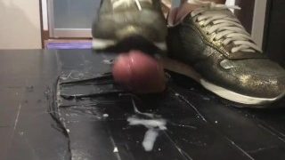 Dirty sneakers shoejob