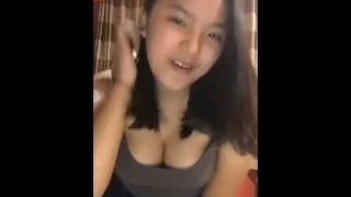 Bigo live Nadinevs goyang nenen/tits bouncing/toket gede dribel