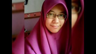 Ustazah situ bertudung