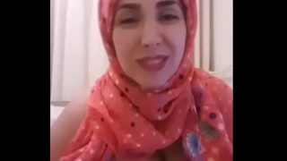 Hijabi muslim girl