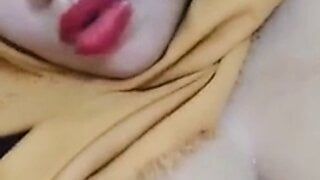 BBW indonesian hijabitch GOGO live